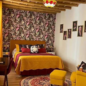 Bed & Breakfast Ventisei Scalini A Trastevere, Rome